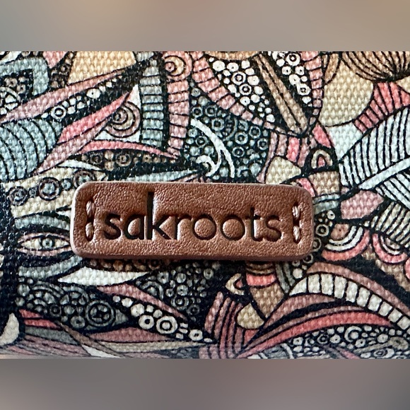 SAKROOTS Crossbody Wallet Light Brown strap removable. Clean EUC - Picture 4 of 9